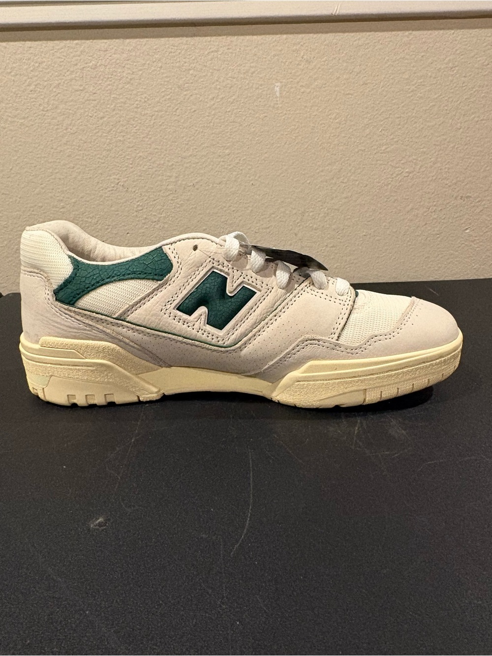NEW BALANCE 550 BEIGE GREEN MENS Size 8.5 New No Box - Picture 3 of 9